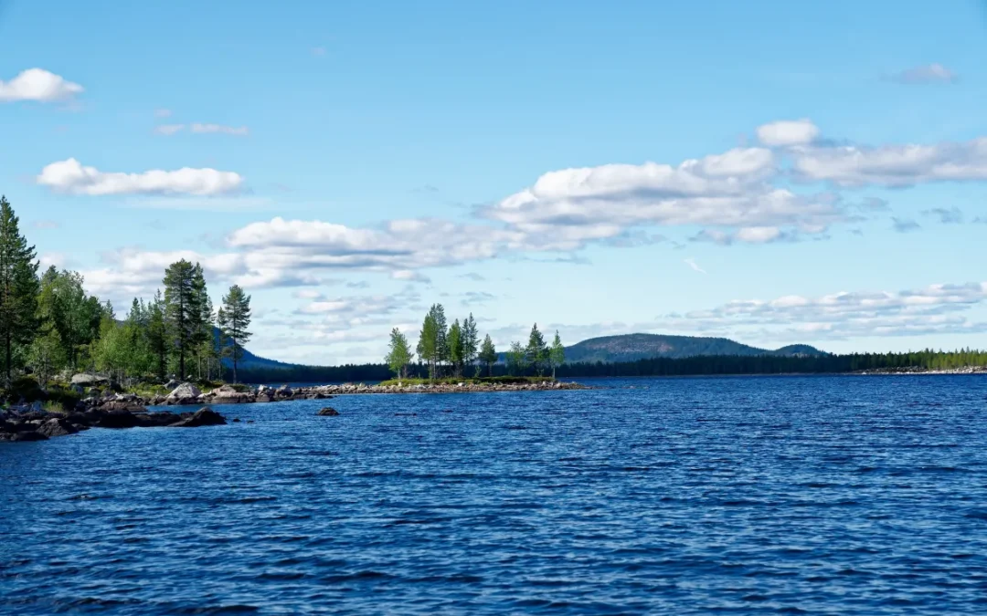 Hornavan – Sveriges djupaste sjö och en av Lapplands mest lättillgängliga vildmarksupplevelser