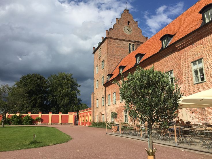 Mest hemsökta platser i Sverige – från prästgårdar till spökslott