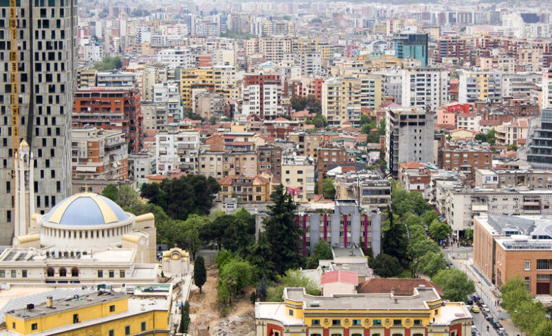 Tirana – färgstark huvudstad mellan historia och berg