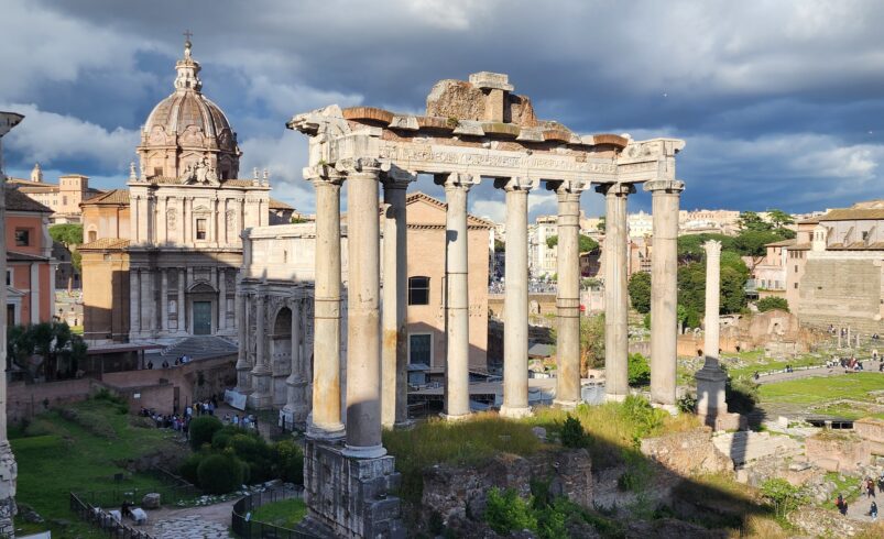 Forum Romanum – där det antika Roms historia fortfarande ligger öppen