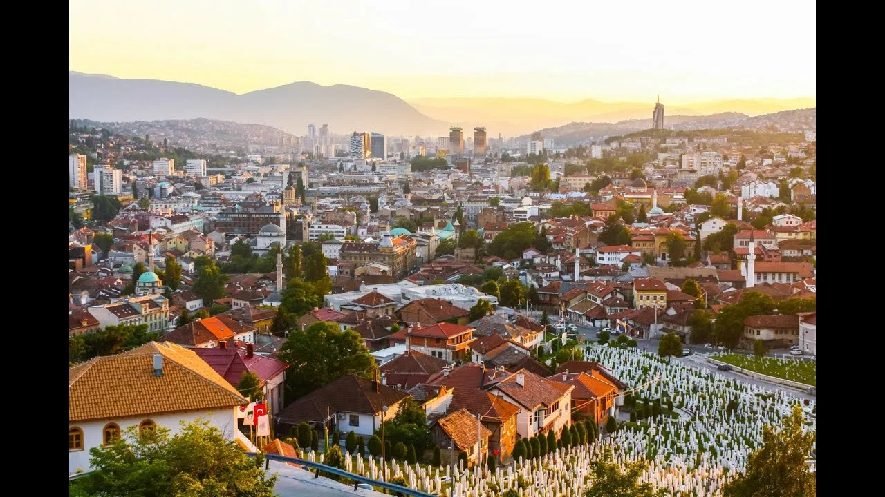 Sarajevo – där öst och väst möts mellan bergen